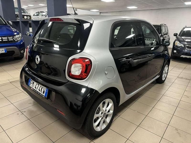 Usata Smart ForFour 71 CV (52 kW) 2017 Nero Utilitaria