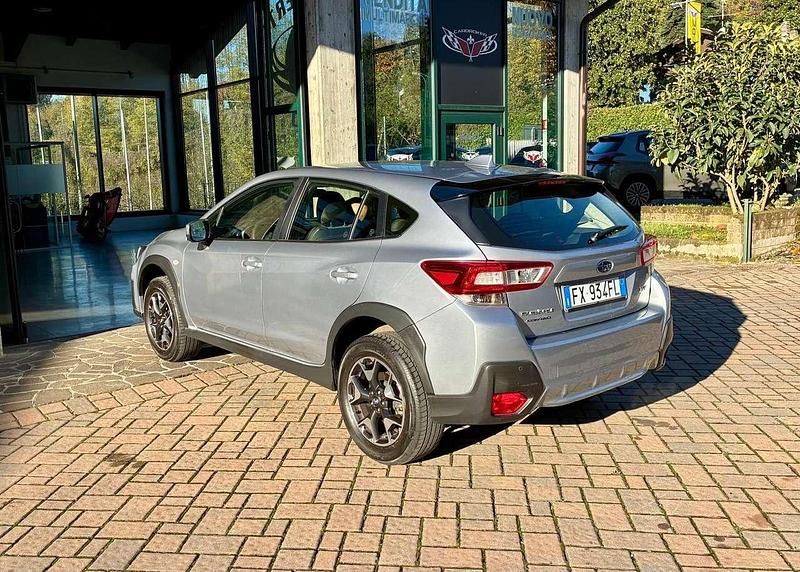 Usata Subaru XV Style 114 CV (83 kW) 2019 Argento SUV