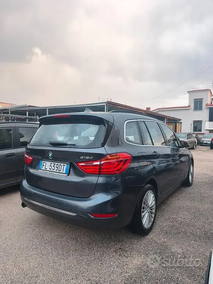 Usado BMW 218 Luxury Line 150 HP (110 kW) 2017 Cinzento Carrinha