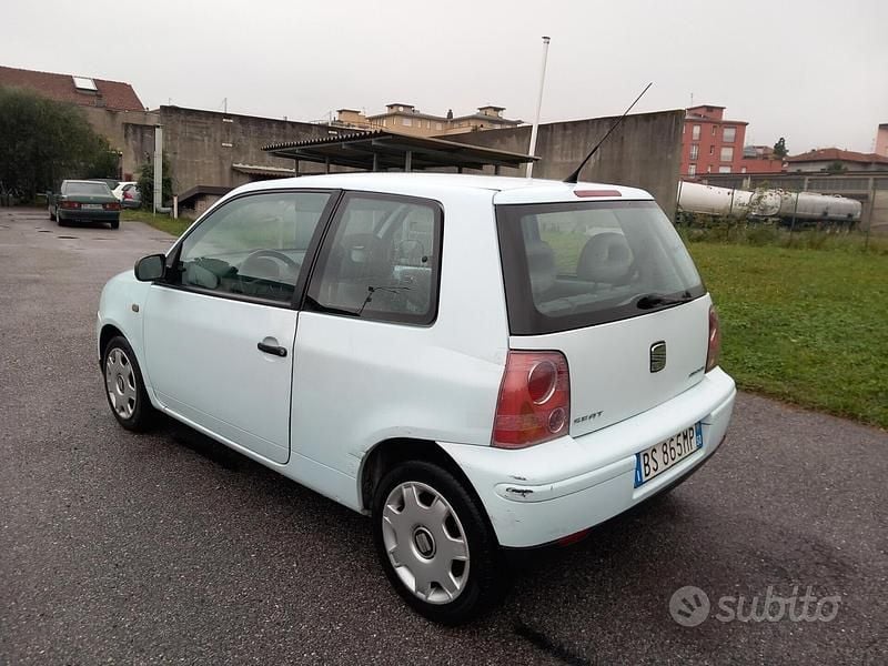 Usata Seat Arosa 60 CV (44 kW) 2001 Blu Utilitaria