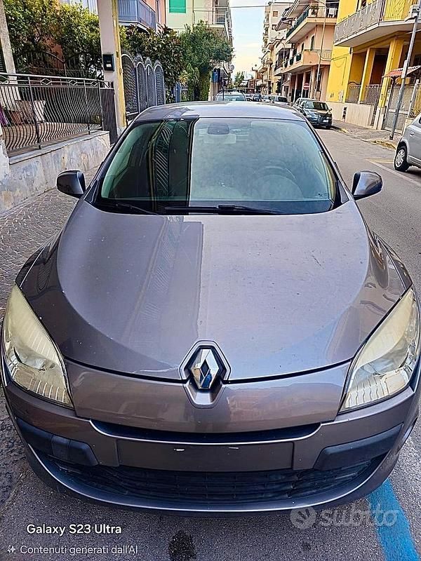 Usata Renault Mégane 110 CV (80 kW) 2010 Grigio Berlina