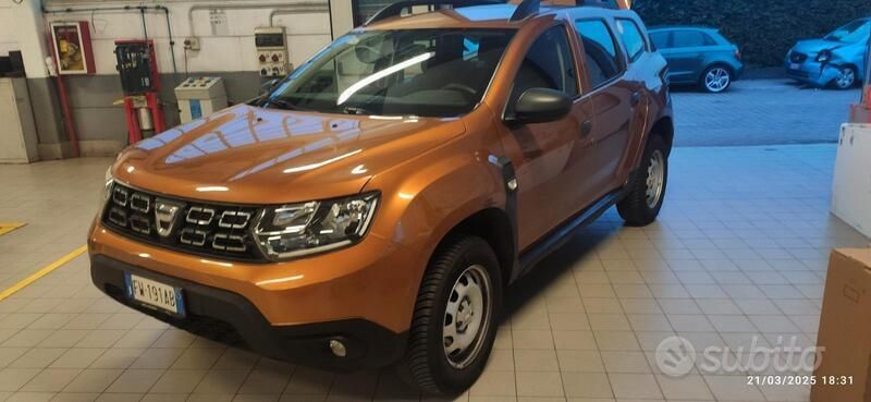 Usata Dacia Duster Essentiel 115 CV (84 kW) 2019 Oro SUV