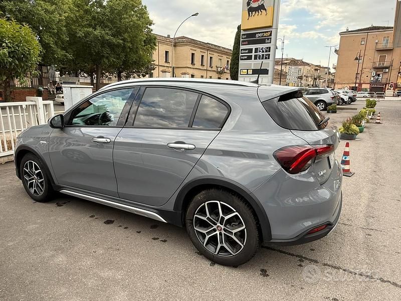 Usata Fiat Tipo Cross 131 CV (96 kW) 2022 Berlina