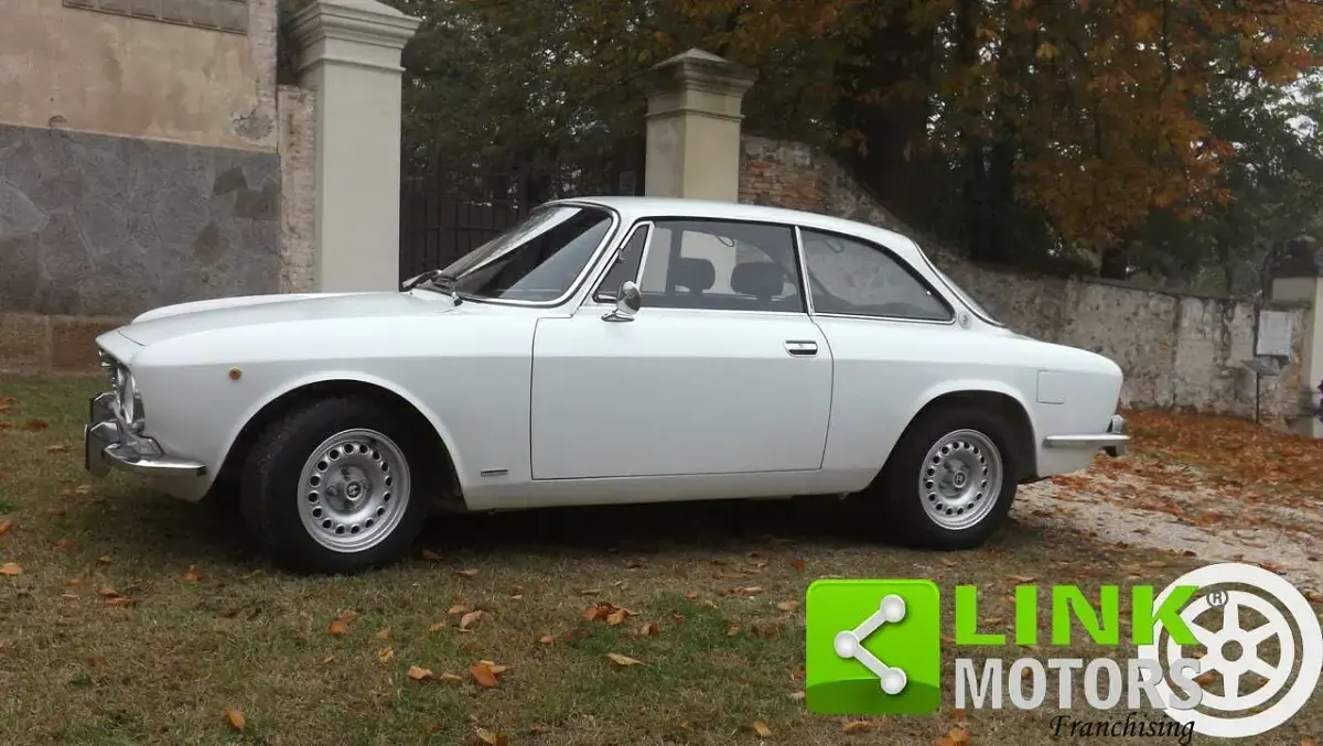 Usata Alfa Romeo 2000 Veloce 131 CV (96 kW) 1972 Argento Coupé