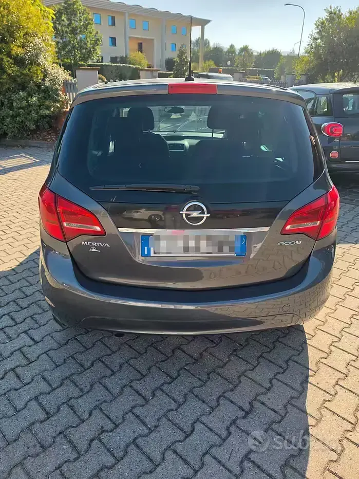 Usata Opel Meriva 95 CV (69 kW) 2013 Grigio Monovolume