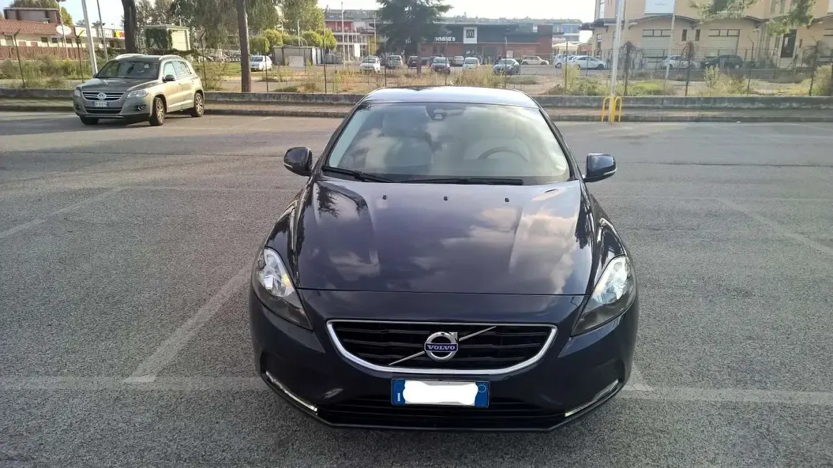 Usata Volvo V40 Momentum 114 CV (83 kW) 2014 Berlina