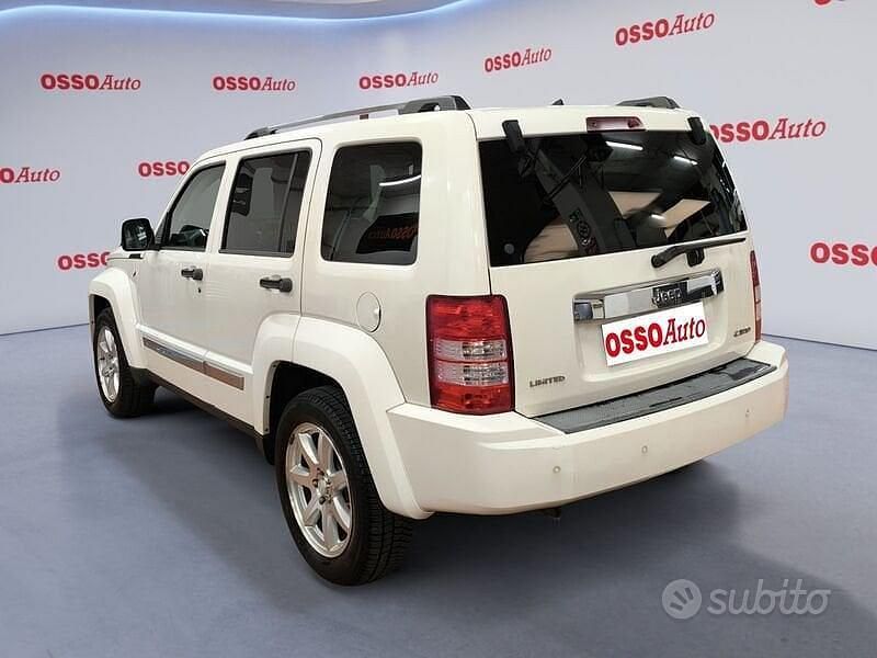 Usata Jeep Cherokee Limited 177 CV (130 kW) 2009 Bianco SUV