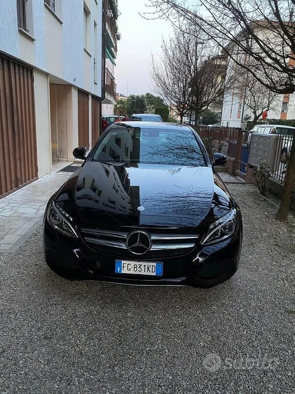 Nero Usata 2016 Mercedes C220 Tre volumi | 20.500 € (Molto cara) - Immagine 1/4