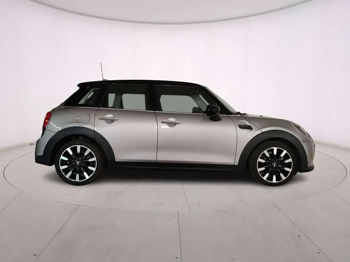 Usata Mini Cooper Essential 136 CV (100 kW) 2022 Melting silver iii Utilitaria