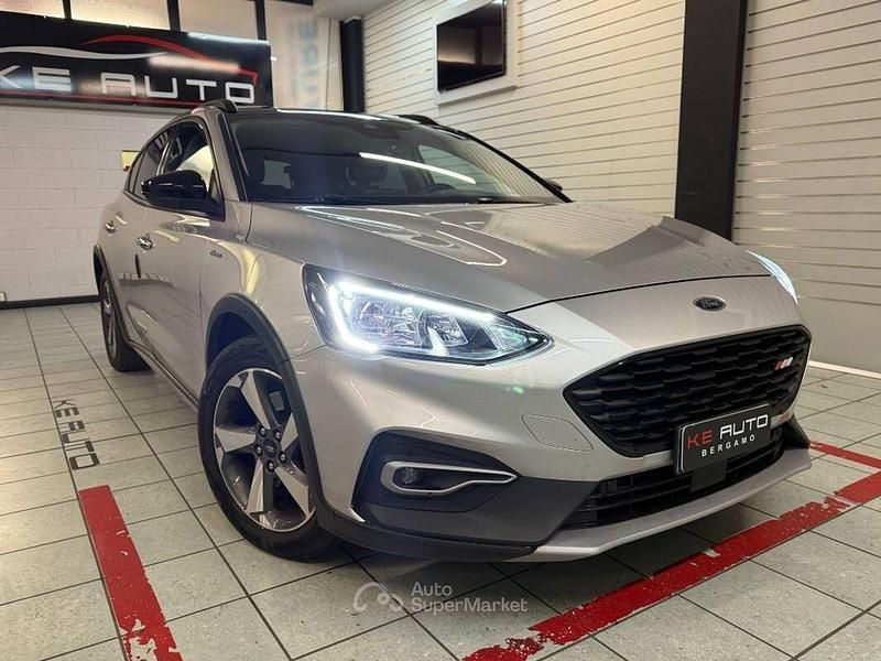 Usata Ford Focus S 125 CV (91 kW) 2020 Argento SUV