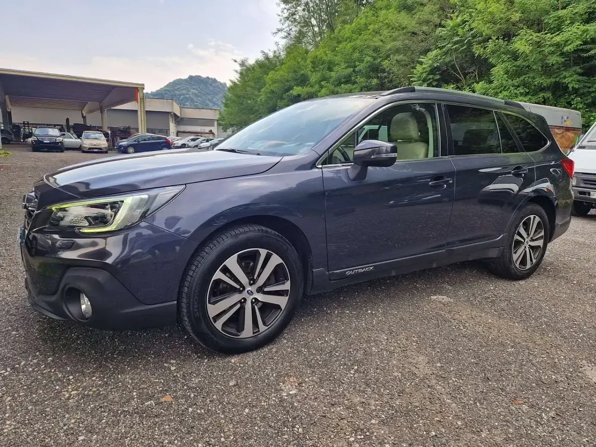 Usata Subaru Outback 175 CV (128 kW) 2018 Grigio Station wagon