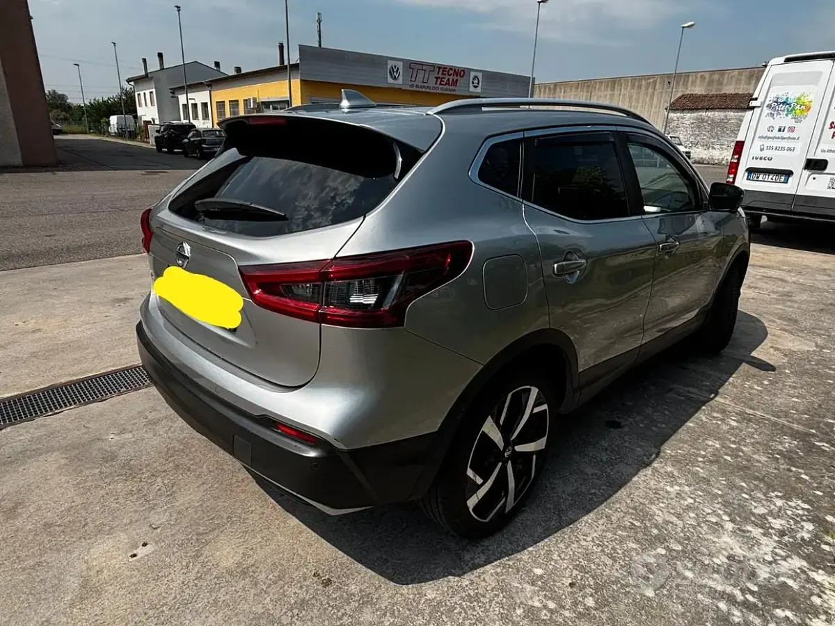 Usata Nissan Qashqai Tekna 110 CV (80 kW) 2017 Grigio SUV