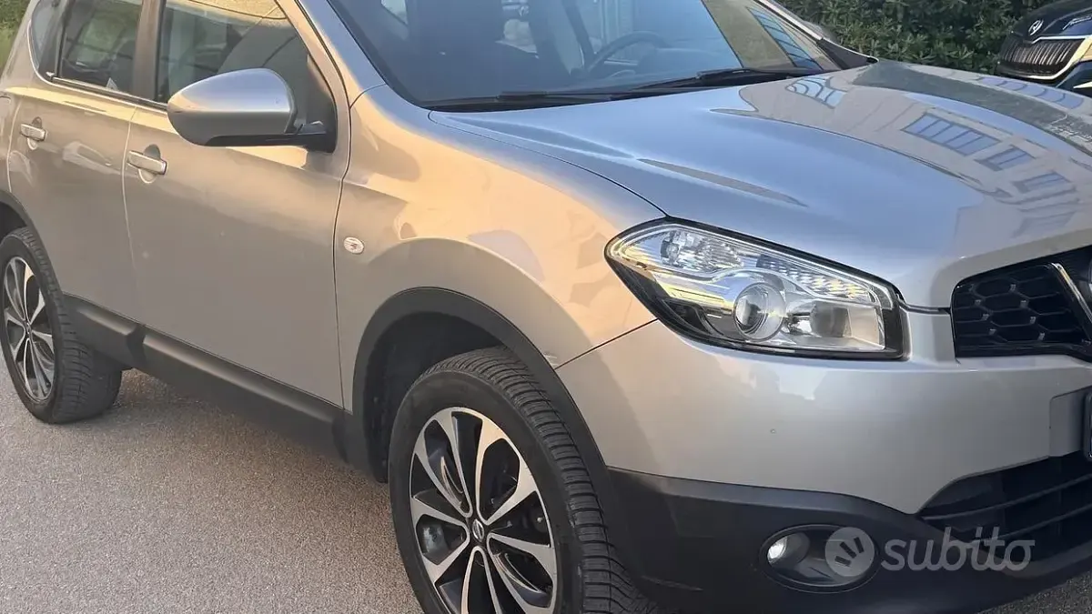 Usata Nissan Qashqai Acenta 117 CV (86 kW) 2011 Grigio SUV