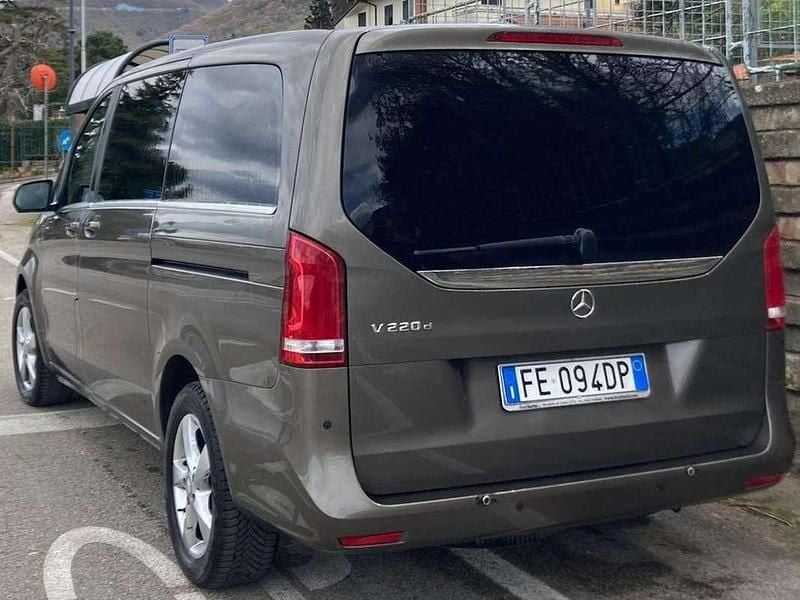 Usata Mercedes V220 163 CV (119 kW) 2016 Marrone Monovolume