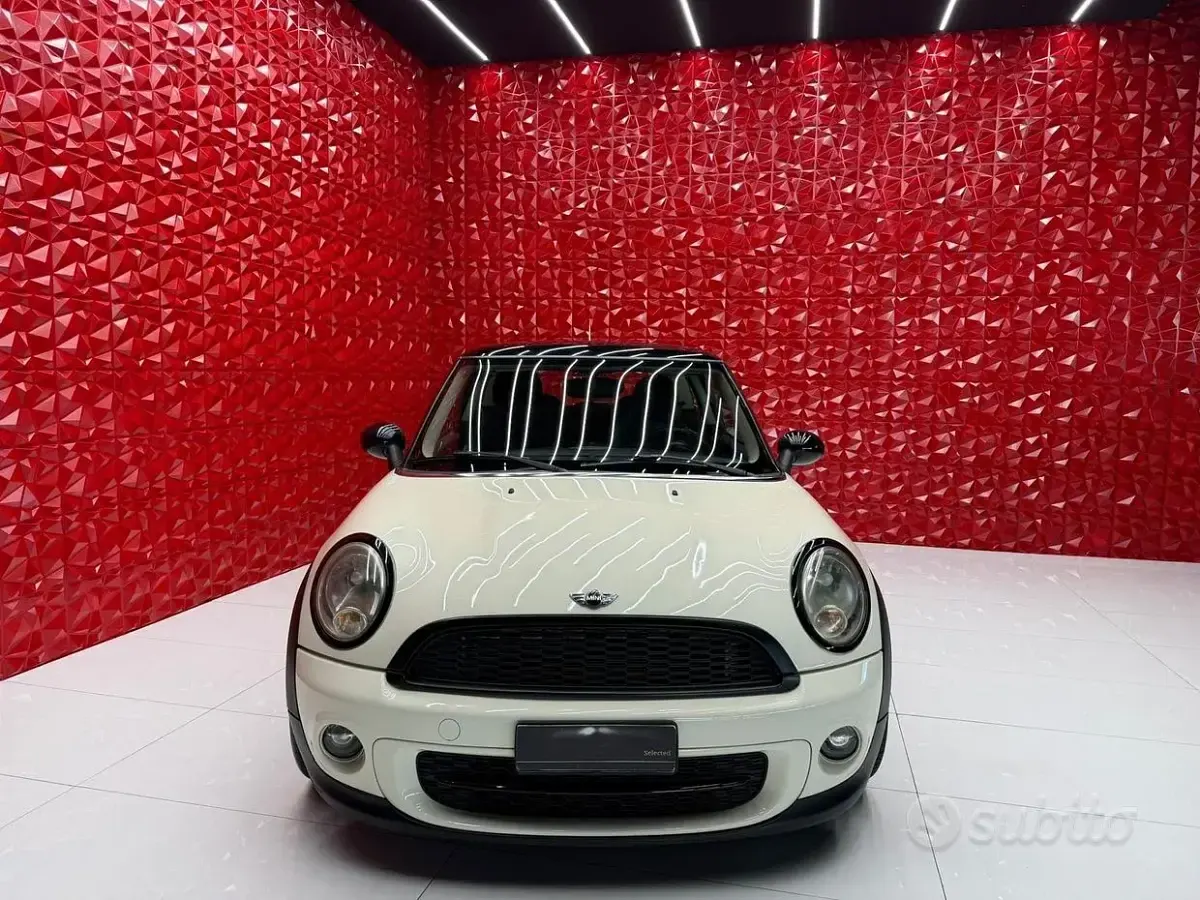 Usata Mini Cooper D 112 CV (82 kW) 2013 Beige Utilitaria