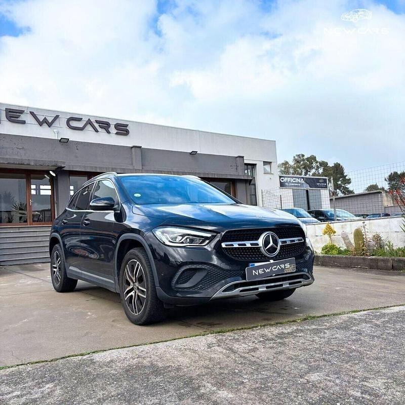Usata Mercedes GLA200 Business 150 CV (110 kW) 2022 Nero SUV