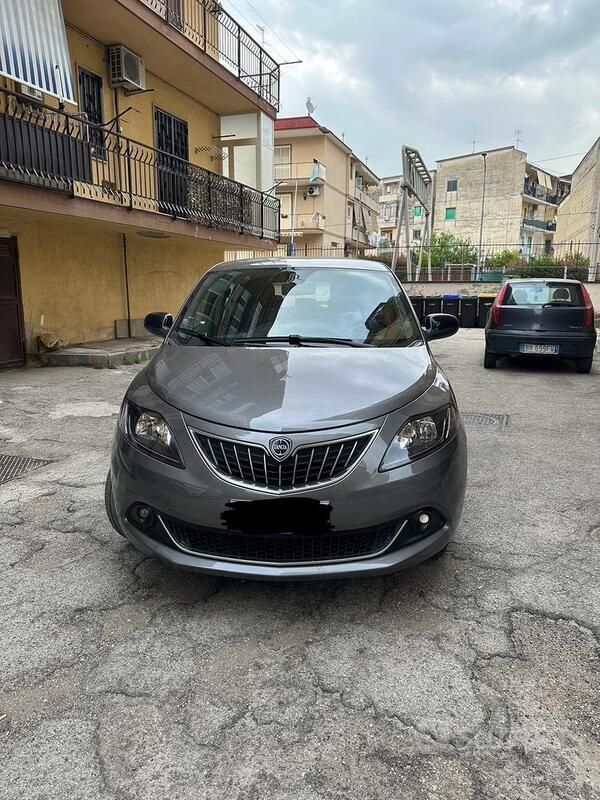Grigio Usata 2022 Lancia Ypsilon Gold Due volumi | 10.500 € (Ottimo prezzo) - Immagine 1/4