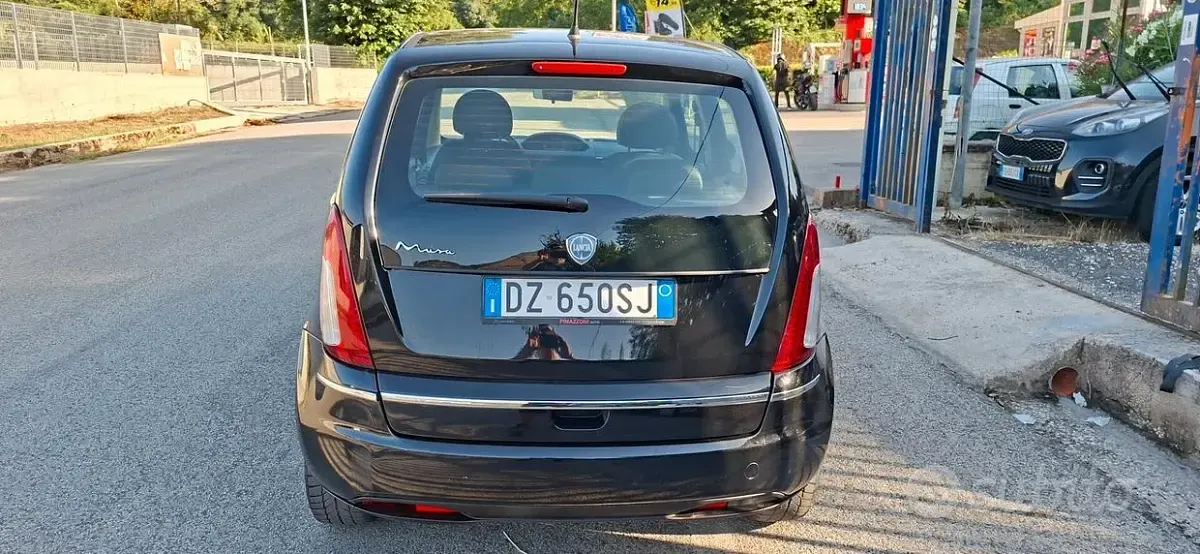 Usata Lancia Musa 77 CV (56 kW) 2009 Nero Monovolume