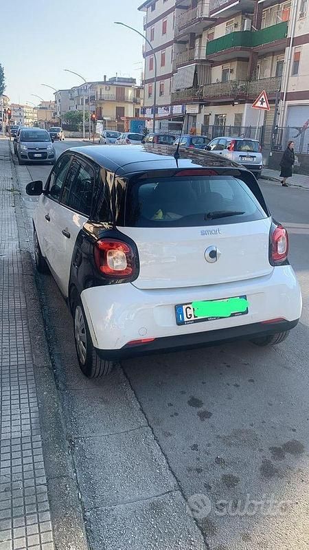 Usata Smart ForFour 71 CV (52 kW) 2016 Bianco Utilitaria