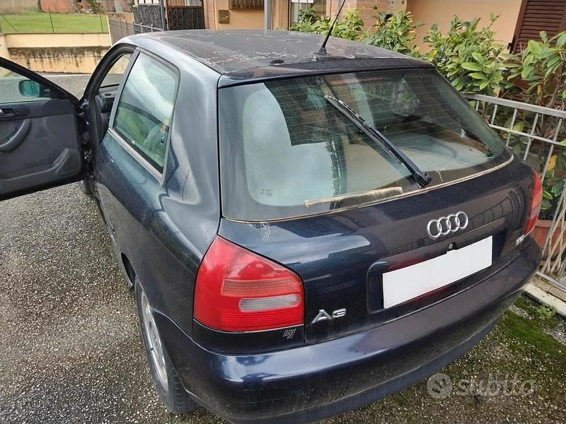 Usata Audi A3 101 CV (74 kW) 1998 Nero Berlina