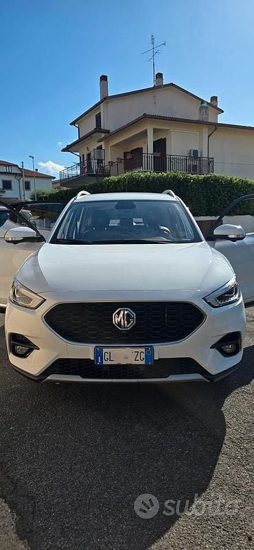 Usata MG ZS Luxury 106 CV (77 kW) 2022 Bianco SUV