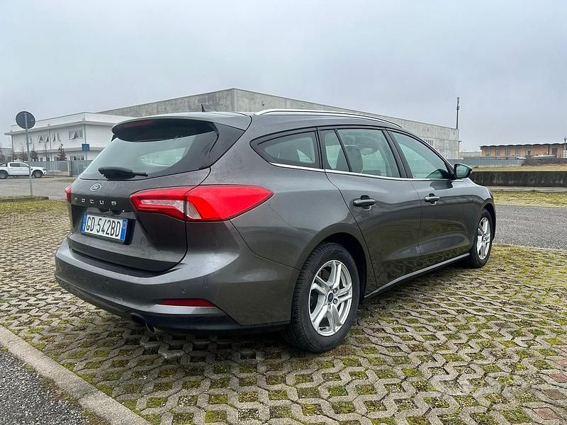 Usata Ford Focus Titanium 95 CV (69 kW) 2020 Grigio Station wagon