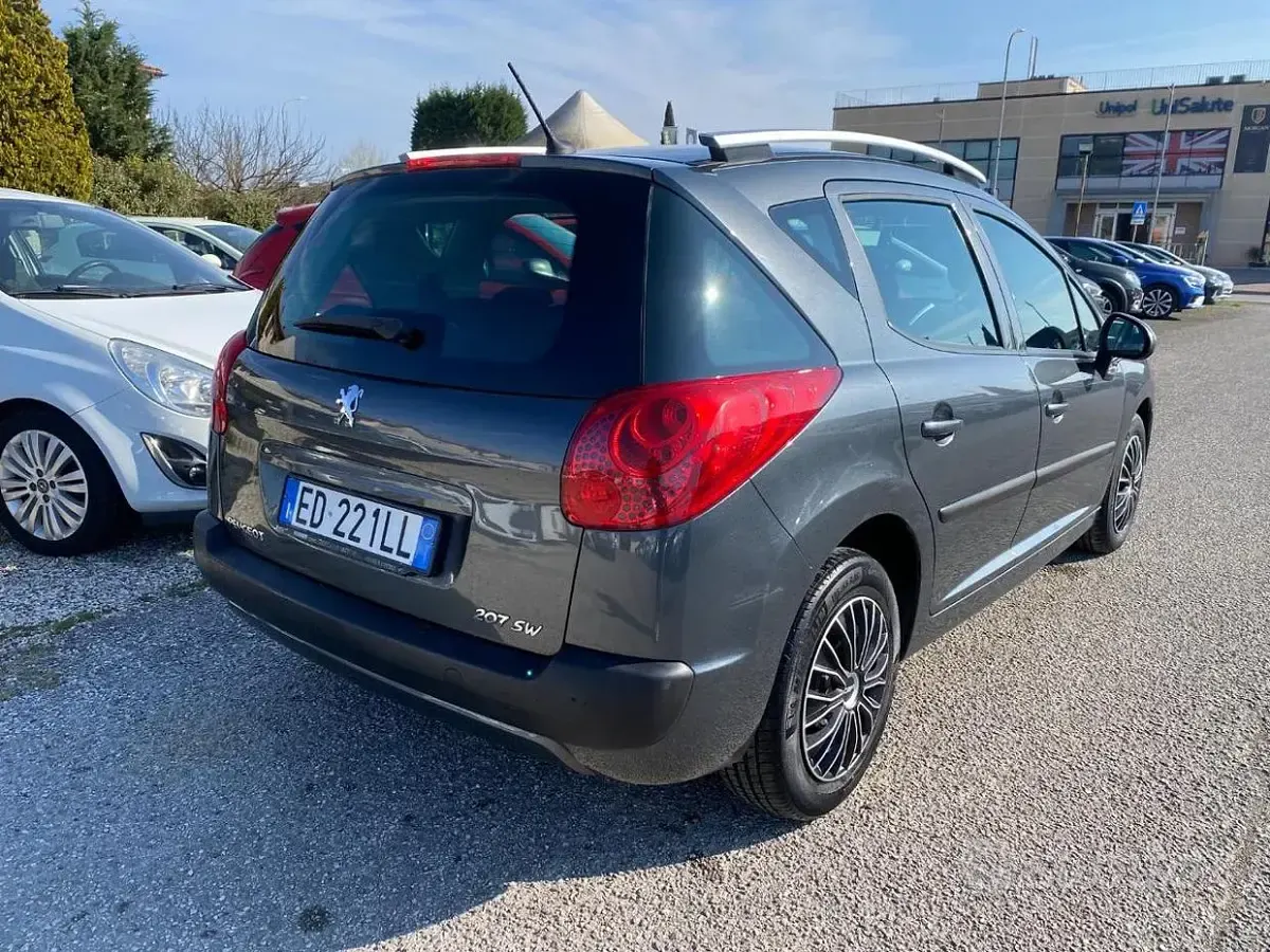 Usata Peugeot 207 92 CV (67 kW) 2010 Grigio scuro Station wagon