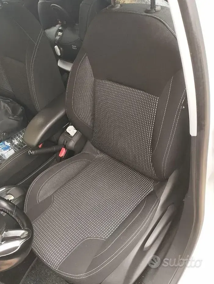 Usata Peugeot 208 110 CV (80 kW) 2018 Bianco Utilitaria