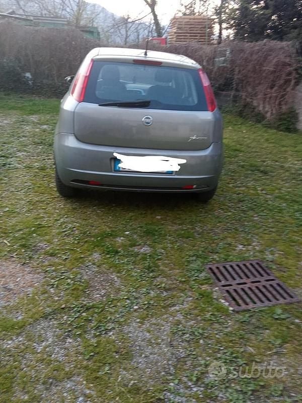 Usata Fiat Grande Punto 58 CV (42 kW) 2006 Grigio Utilitaria