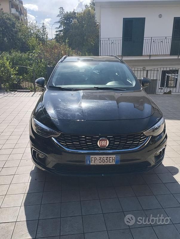 Usata Fiat Tipo Lounge 120 CV (88 kW) 2018 Nero Station wagon