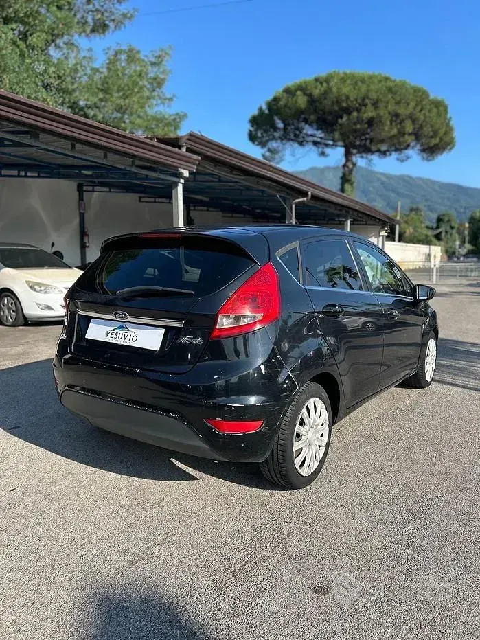 Usata Ford Fiesta Titanium 92 CV (67 kW) 2009 Nero Berlina