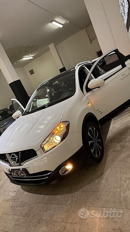 Usata Nissan Qashqai N-TEC 110 CV (80 kW) 2013 Bianco SUV