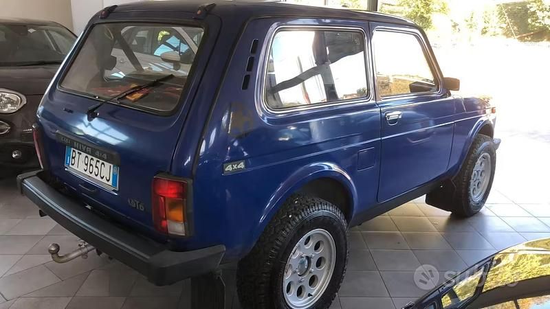 Usata Lada niva 75 CV (55 kW) 2001 Blu SUV