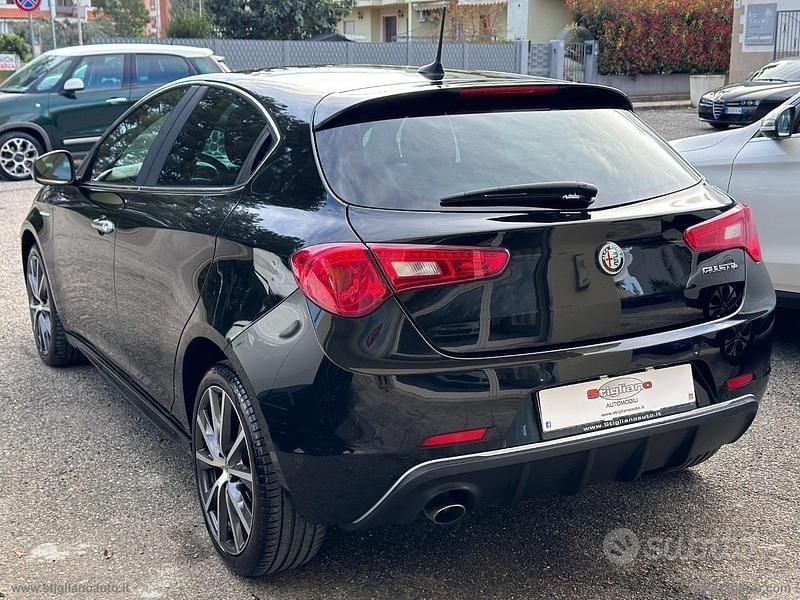 Usata Alfa Romeo Giulietta Executive 120 CV (88 kW) 2020 Nero Utilitaria