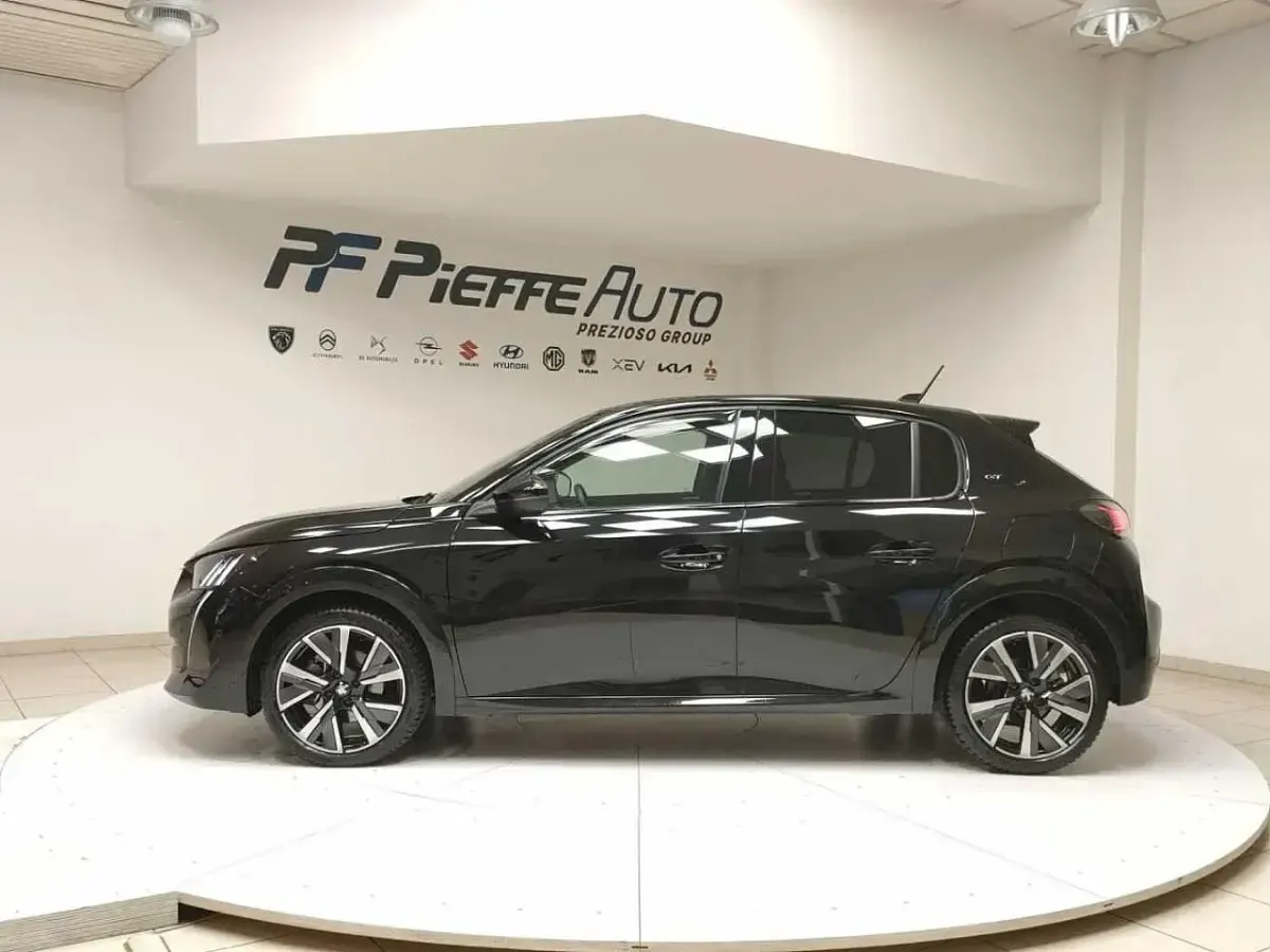 Usata Peugeot 208 GT 101 CV (74 kW) 2022 Nero Utilitaria