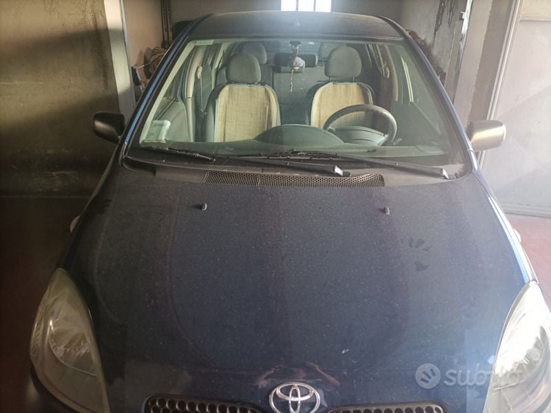 Usata Toyota Yaris 68 CV (50 kW) 2002 Blu/azzurro Berlina