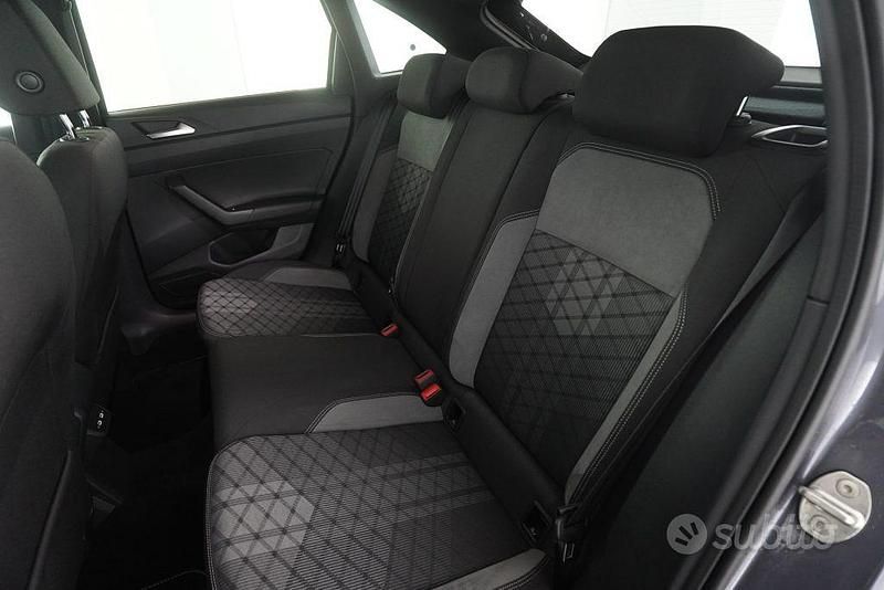 Usata VW Taigo R-line 110 CV (80 kW) 2022 Grigio SUV