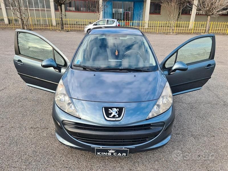 Grigio Usata 2008 Peugeot 207 Tre volumi | 3000 € (Buon prezzo) - Immagine 1/4