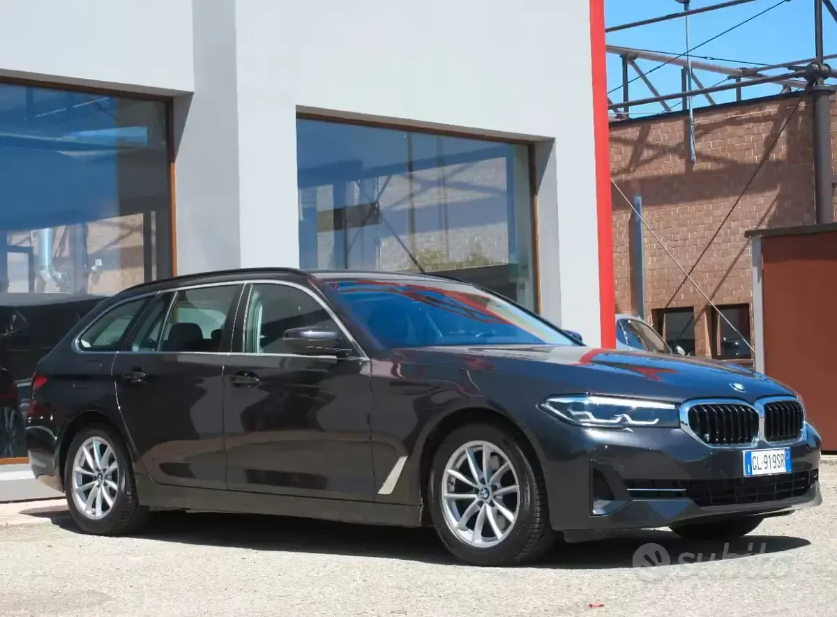Usata BMW 520 190 CV (139 kW) 2022 Sophistograu metallic Berlina