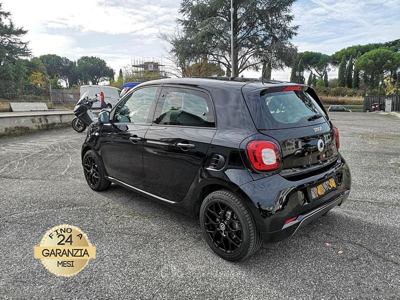 Usata Smart ForFour Passion 90 CV (66 kW) 2019 Nero Utilitaria