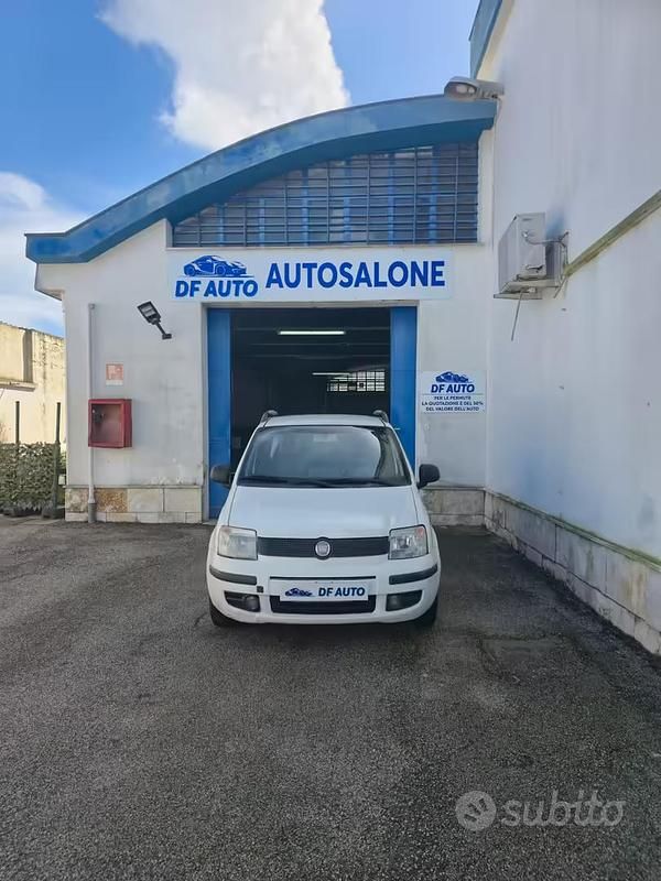 Usata Fiat Panda Lounge 69 CV (50 kW) 2013 Bianco Utilitaria