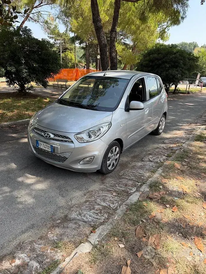 Usata Hyundai i10 Classic 69 CV (50 kW) 2013 Grigio Utilitaria