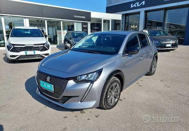 Usata Peugeot 208 Allure 100 kW (136 CV) 2023 Utilitaria