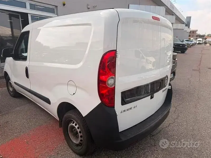 Usata Fiat Doblò Lounge 105 CV (77 kW) 2022 Other Monovolume