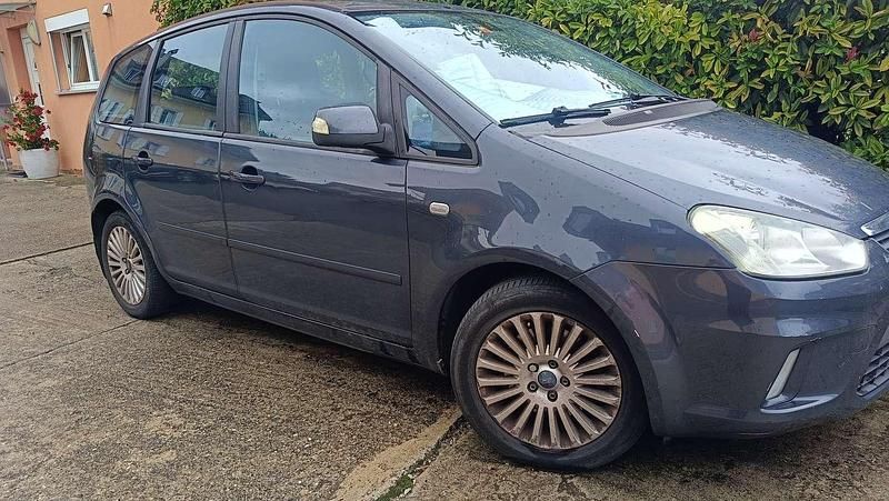 Usata 2010 Ford C-MAX Titanium Monovolume | 3900 € (Cara) - Immagine 1/4