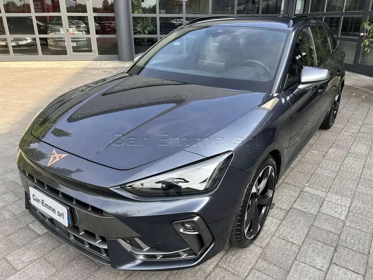 Usata Cupra Leon 150 CV (110 kW) 2024 Grigio magnetico Station wagon