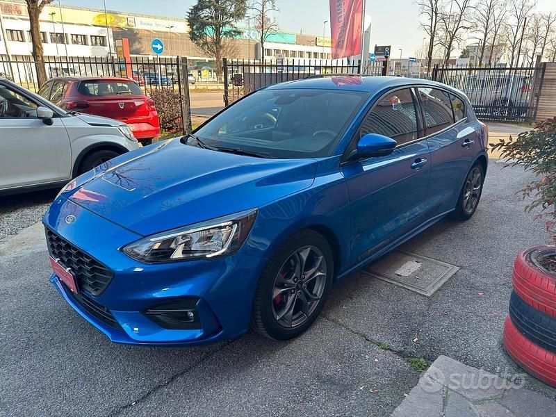 Usata Ford Focus ST-Line 120 CV (88 kW) 2020 Blu Berlina