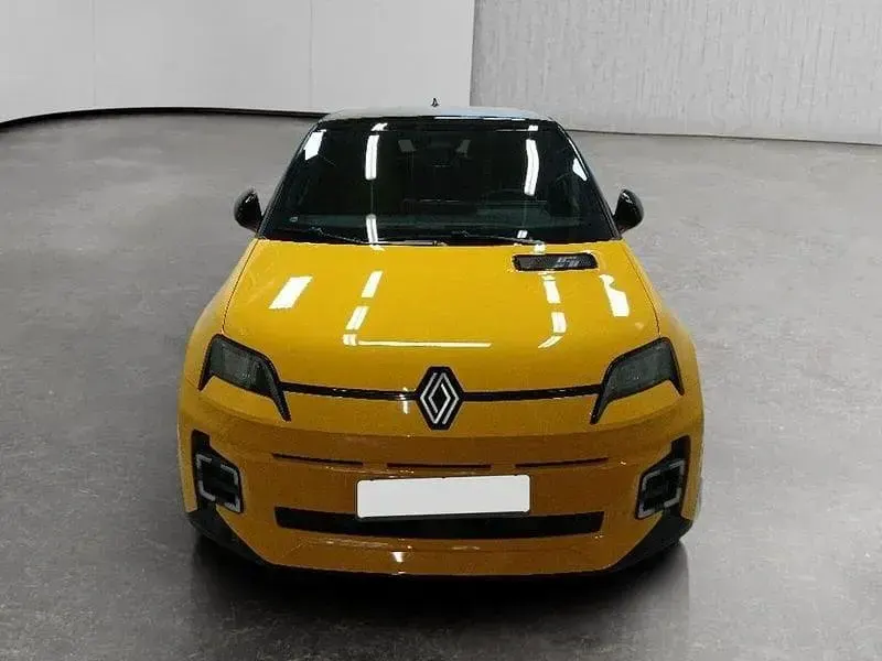 Usata Renault 5 E-Tech Iconic 109 kW (149 CV) 2024 Giallo Berlina