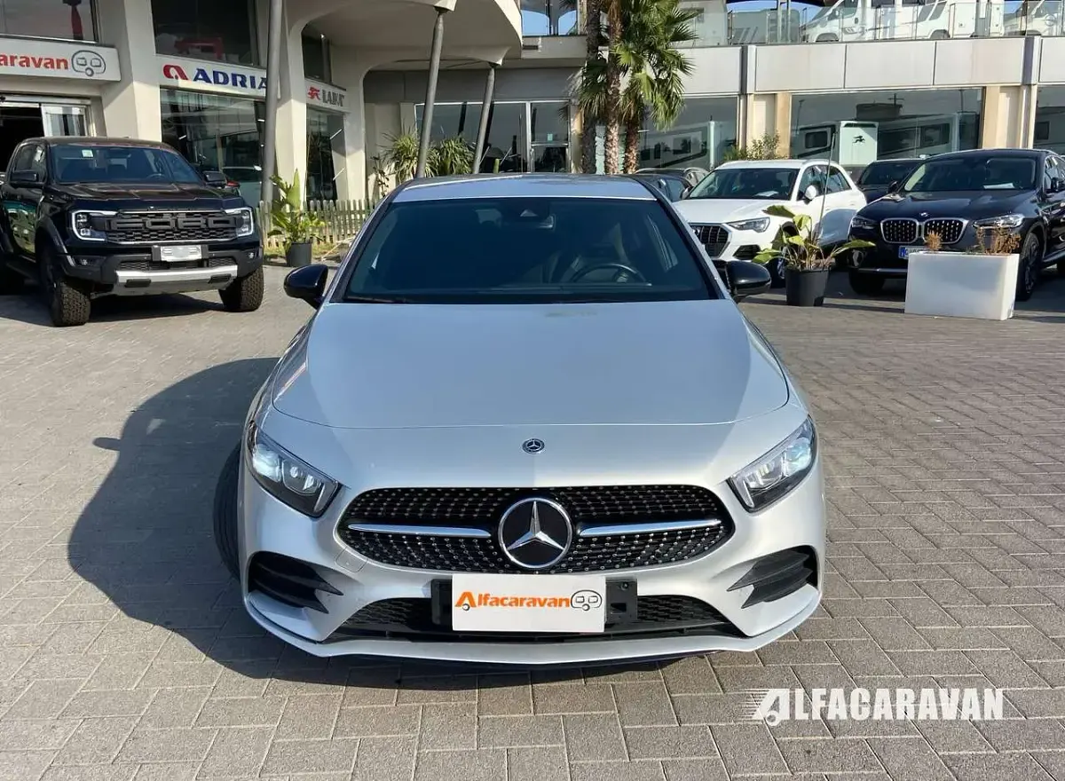 Usata Mercedes A180 AMG line 116 CV (85 kW) 2021 Argento Berlina