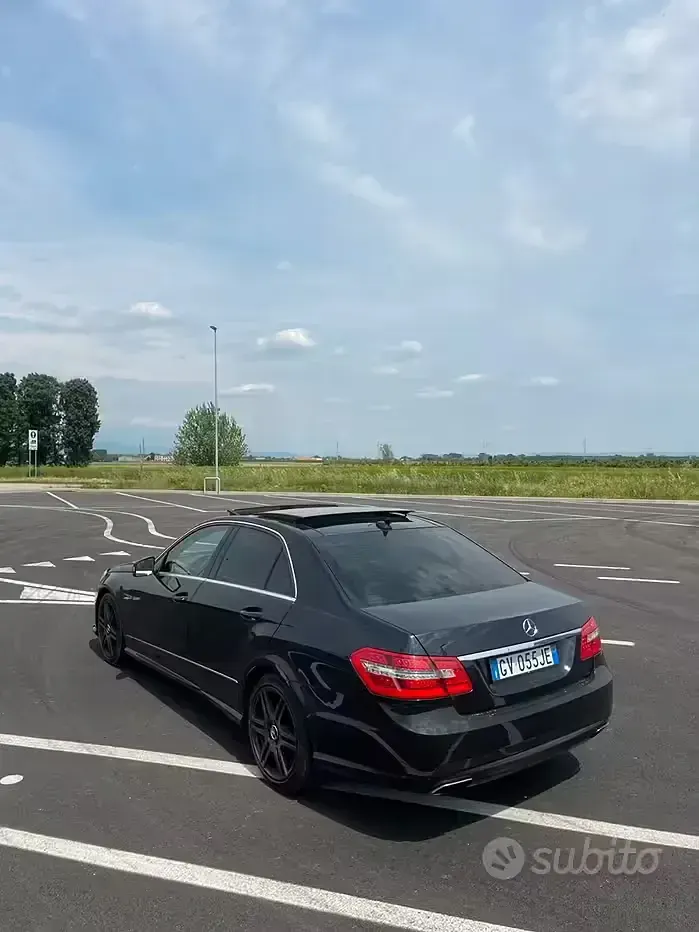 Usata Mercedes E350 Avantgarde 265 CV (194 kW) 2011 Nero Berlina